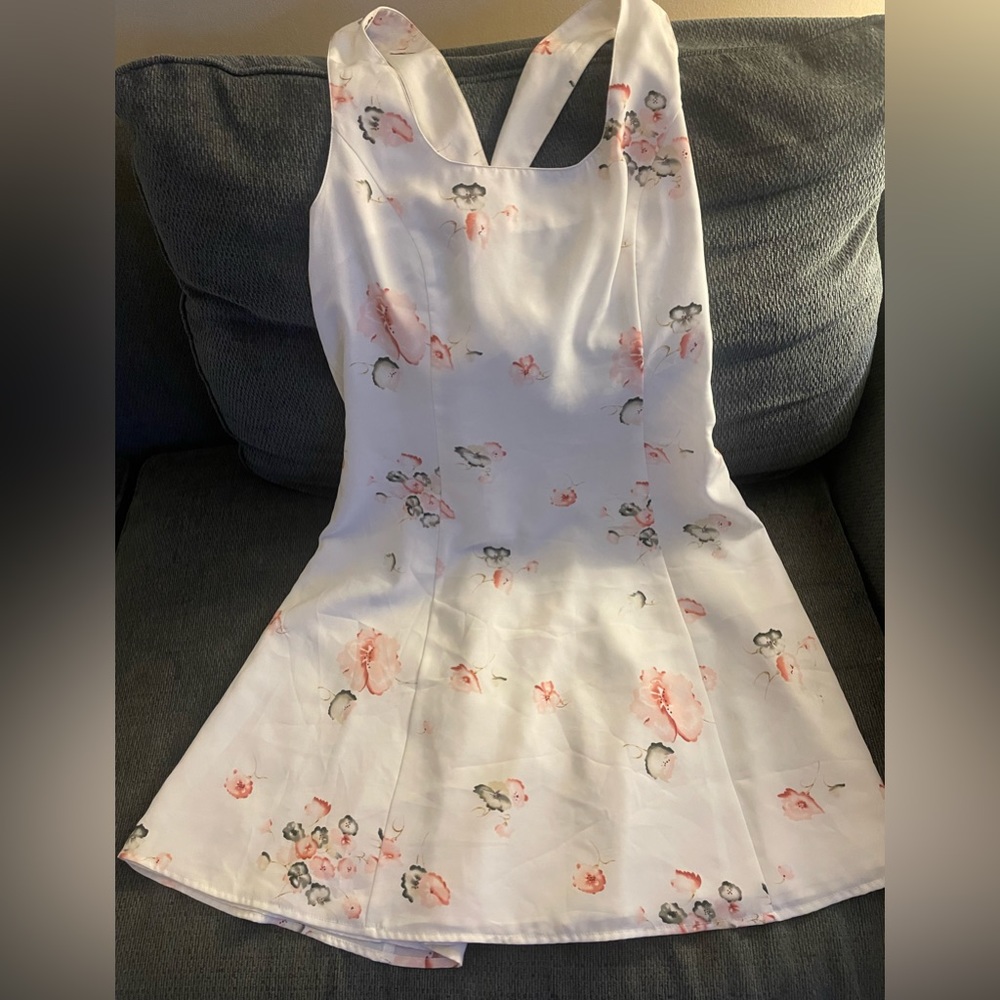 Newport News white floral dress
